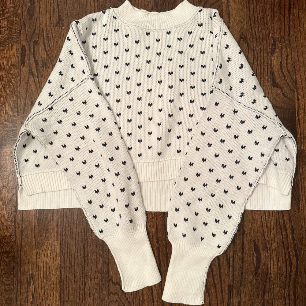 Women's White and Black Patterned Sweater